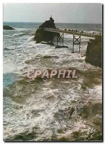 Cartes postales moderne Biarritz Tempete au Rocher de la vierge