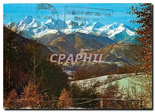 Cartes postales moderne La Chaine des Pyrenees a gauche le Montvalier