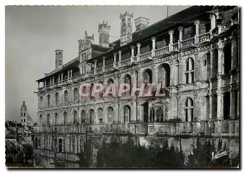 Cartes postales moderne Blois Loire et Cher Le Chateau Aile Francois 1er au fond la cathedrale Saint Louis