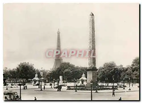 Cartes postales moderne Paris en Flanant L'Obelisque de la Place de la Concorde Au fond la Tour Eiffel