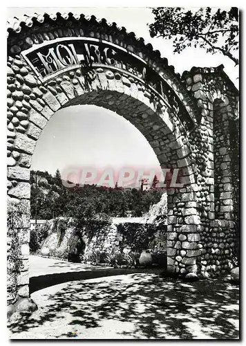 Cartes postales moderne Molitg les Bains PO L'entree de l'Etablissement thermal et le Chateau