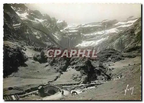 Cartes postales moderne Cirque de Gavarnie Htes Pyrenees La route et le pont Nadau