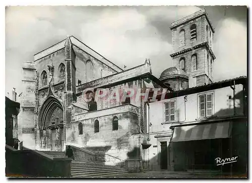 Cartes postales moderne Avignon L'Eglise