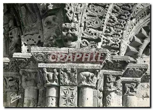 Cartes postales moderne Civray Vienne L'Eglise Facade Portail Central Cote droit