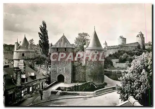 Cartes postales moderne Fougeres LV L'Entree du Chateau