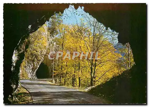 Moderne Karte Dans Les Alpes Tunnel et Route de Montagne