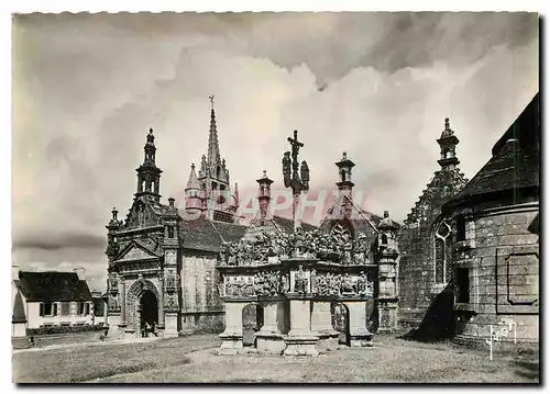 Cartes postales moderne Guimiliau Finistere Le Calvaire et l'Eglise