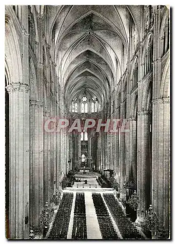 Cartes postales moderne Cathedrale St Etienne de Bourges La Nef vue vers le Choeur