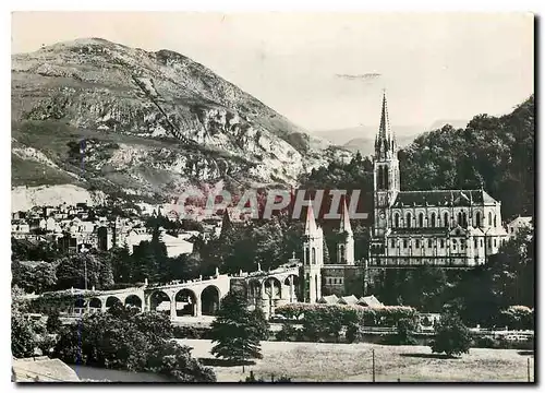 Cartes postales moderne Lourdes La Basilique et le Pic du Jer