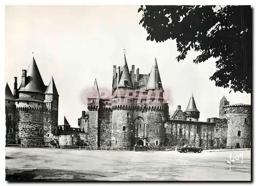 Cartes postales moderne Vitre I et V La facade du Chateau avec au centre les Tours du Chatelet