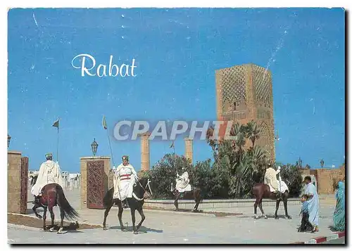 Cartes postales moderne Maroc Infini Rabat Tour Hassan La releve de la garde