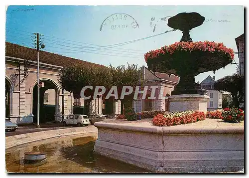 Cartes postales moderne Belley Ain La fontaine et les arcades