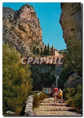 Cartes postales moderne Moustiers Ste Marie Alpe de Hte Prov La montee du clocher