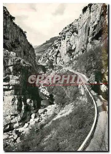 Cartes postales moderne Gorges du Loup Alpes Maritimes La Route a travers les Gorges