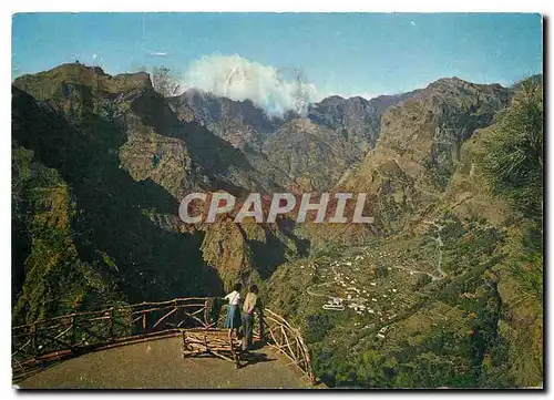 Moderne Karte Madeira Vue sur la vallee et le village de Curral das Freiras