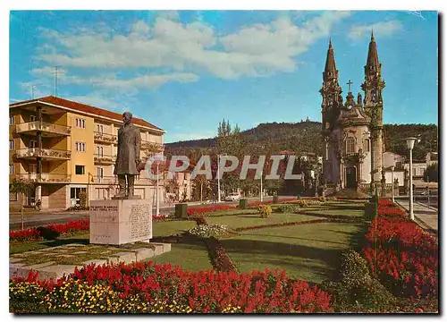 Cartes postales moderne Guimaraes Portugal Eglise des Santos Pasos Place de la Republica du Brasil
