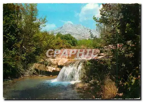 Cartes postales moderne Aix en Provence B d R Cascade au pied de la Montagne Sainte Victoire
