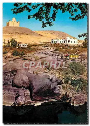 Cartes postales moderne Assouan Mausolee de l'Aga Khan et villa de la Begum