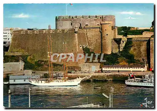 Moderne Karte La Bretagne en Couleurs Goelette devant le Chateau de Brest