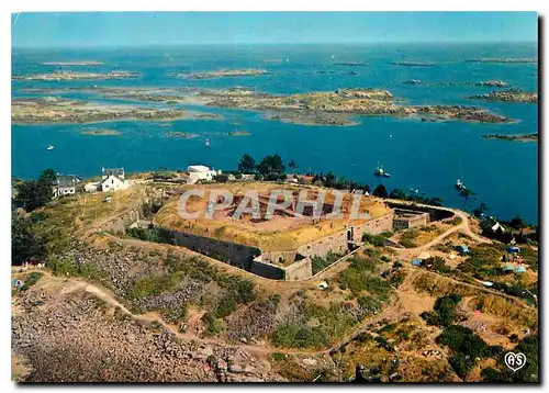 Cartes postales moderne Les Iles Chausey Manche Le Fort de la grande Ile et l'archipel