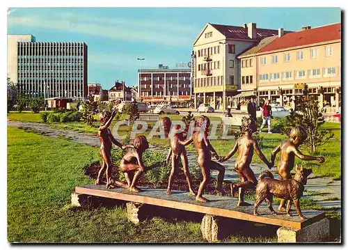 Cartes postales moderne Norway Playing children in the park at the King's Street Narvik