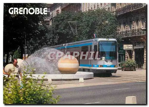 Cartes postales moderne Grenoble Le tram centre ville La fontaine