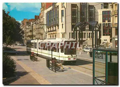 Cartes postales moderne Nantes le tramway devant la Mediatheque