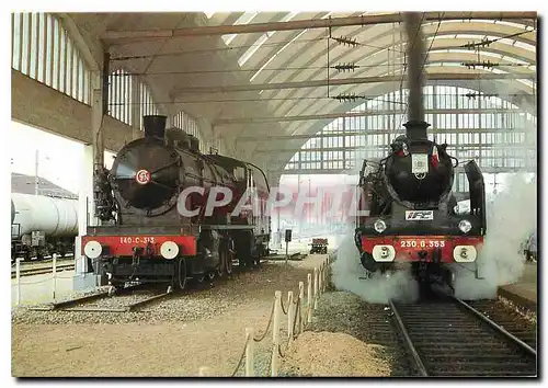 Cartes postales moderne Sous la marquise de la gare de Reims - Rencontre de deux locomotives a vapeur