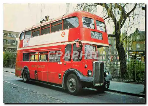 Cartes postales moderne A.E.C Regent Mk. III (P.L.H) Lowbridge Bus at Clapton Pond