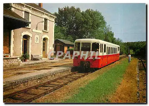 Cartes postales moderne Arrivee de l'Autorail Verney le 8 juin 1983 en gare de Varennes sur Fouzon