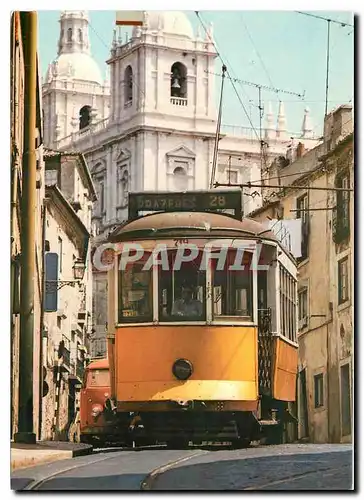 Cartes postales moderne Tramcar in an old quarter of Lisbon