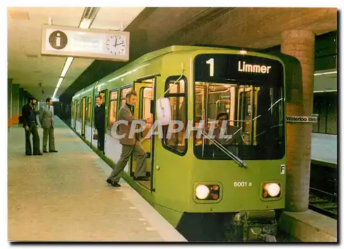 Cartes postales moderne Stadtbahnwagen in der Sation Waterloo