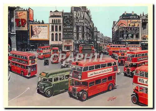 Cartes postales moderne Buses at Piccadilly there are no less than fifteen buses