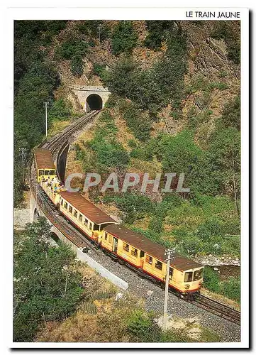 Cartes postales moderne Train jaune sur la ligne reliant Villefranche de Conflent et Labour de Carol