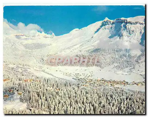 Cartes postales moderne Flims Waldhaus und Dorf gegen das Skigebiet von Nagiens und Cassons