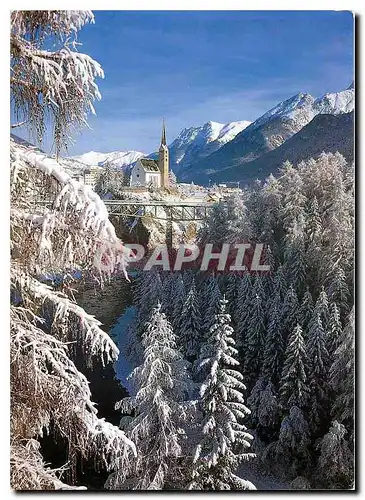 Cartes postales moderne Kirche Scuol mit Innbrucke