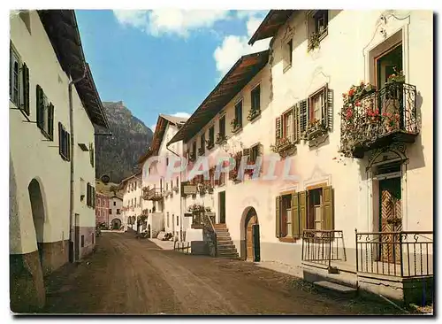 Cartes postales moderne Sta Maria im Munstertal Dorfpartie gegen Piz Mezdi