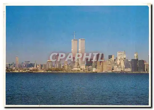 Cartes postales moderne New York City This panoramic view of Manhattan island as seen across Liberty Island including th