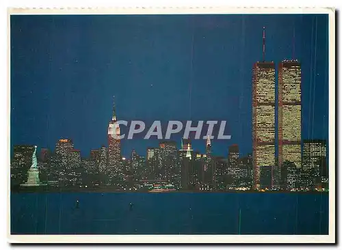 Cartes postales moderne This extraordinary view of New York Bay shows the Statue of Liberty  Empire State  Chrysler and