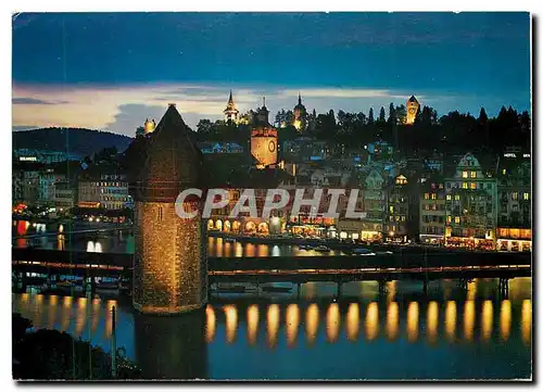 Moderne Karte Luzern Pont de la Chapelle et vieille cite la nuit