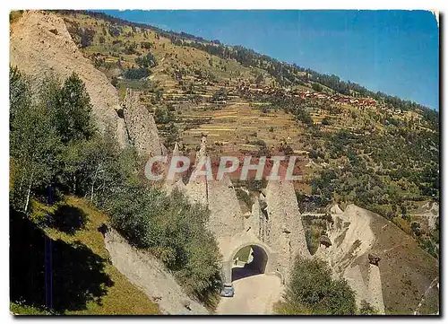 Cartes postales moderne Val d'Herens Valais pyramides d'Euseigne et village d'Heremence