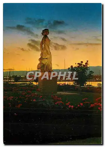 Cartes postales moderne Geneve Statue de La Brise au crepuscule