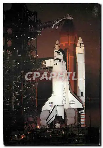 Cartes postales moderne The Orbiter discovery is posed atop pad at complex 39