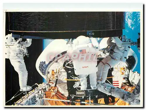 Cartes postales moderne STS 49 Intelsat VI Rescue