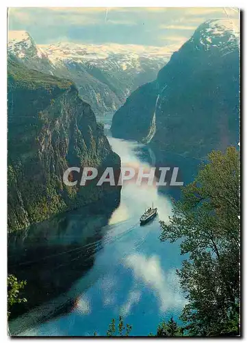 Cartes postales Norge Geirangergjord mot Prekestolen og De syv sostre
