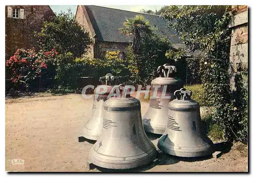 Cartes postales moderne Villedieu les Poeles Les Cloches devant la fonderie