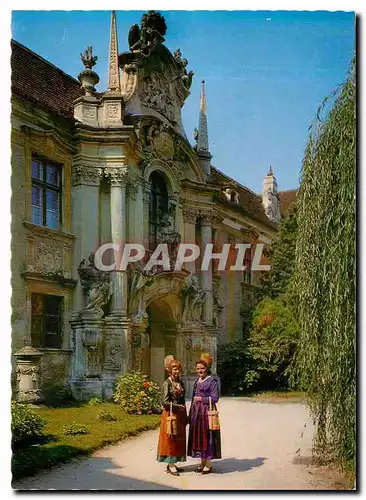 Cartes postales moderne Durnstein in der Wachau Stiftshof und Wachauerinnen