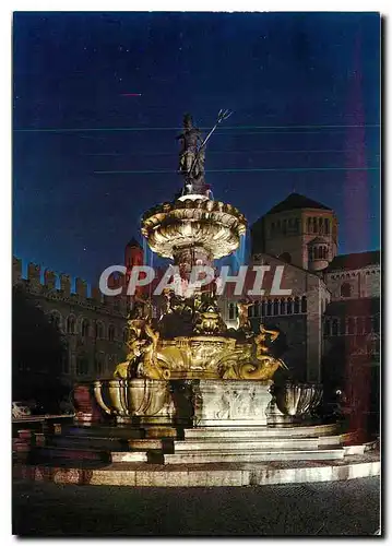 Cartes postales moderne Trento Piazza Duomo Fontaine du Nettuno nocturne