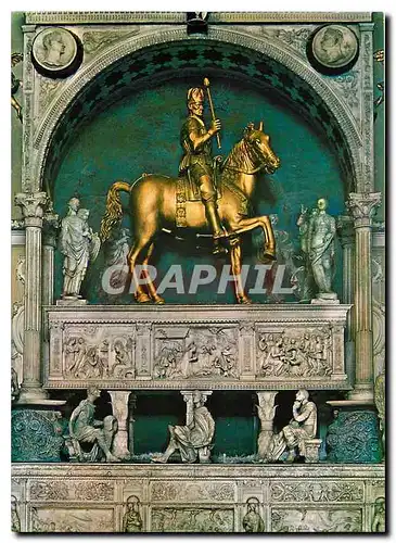 Cartes postales moderne Bergamo Interieur de la chapelle Colleoni Statue equestre de Bartolomeo Colleoni