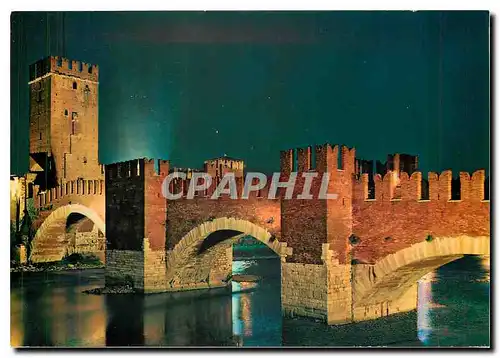 Cartes postales moderne Verona Pont Scaligero la nuit